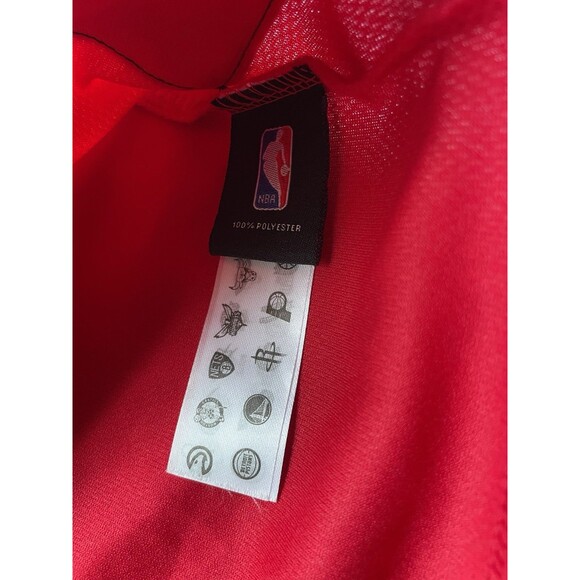 Chicago Bulls Button Up Jersey Mens Small Ultra Game NBA Red Shirt - Picture 9 of 10